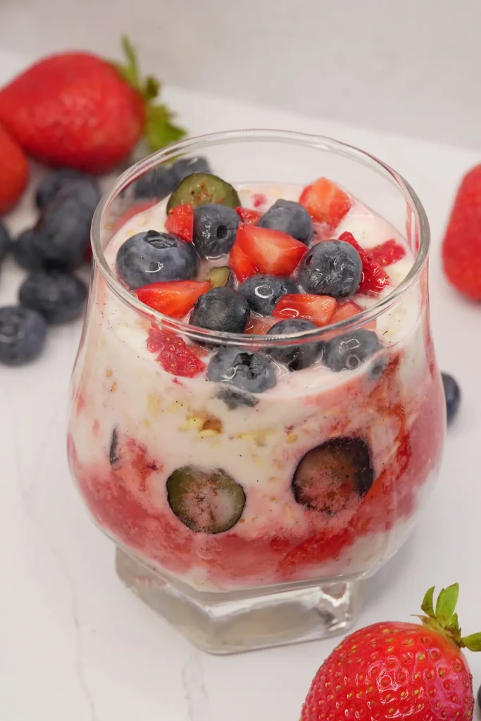 Overnight Oats with Berries